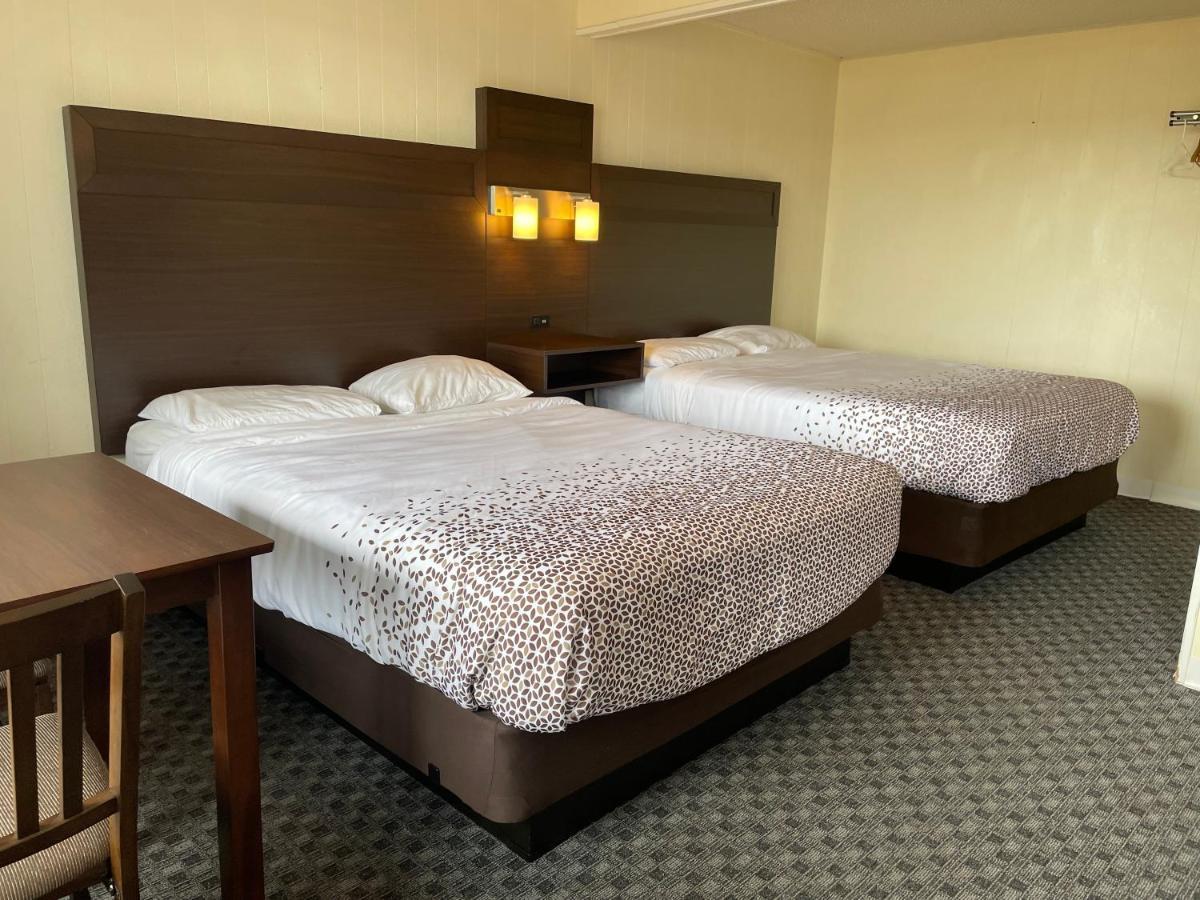 Holiday Motel Уэстпорт Экстерьер фото